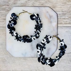 NWOT BEADED HOOP EARRING - BLACK + WHITE